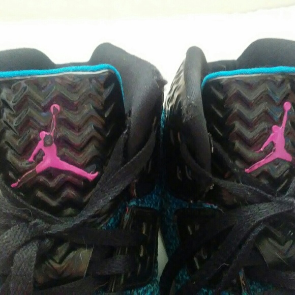 Nike Air Jordans - Picture 6 of 7